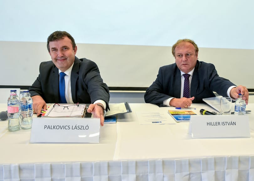 Te vagy az egyetlen fék! – így is tud vitatkozni a kormánytag és az ellenzéki