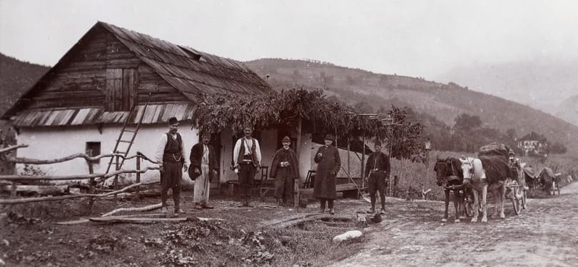 A keresztelés után itt az újabb meghökkentő részlet az ötödikes honismeret tankönyvből