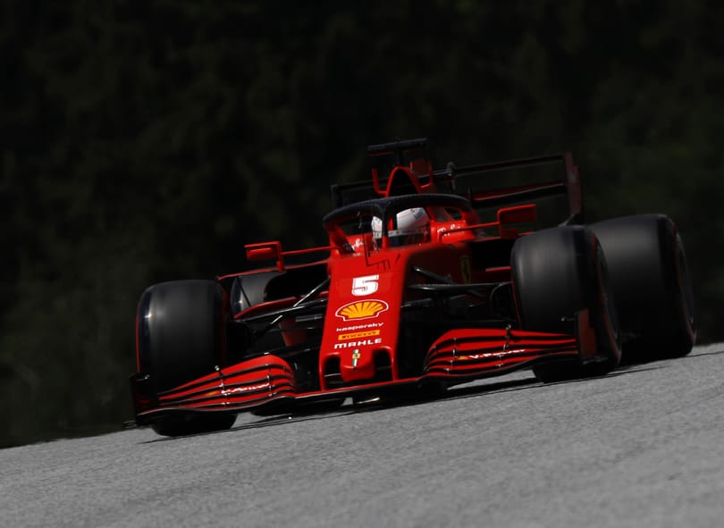 A szabadedzéseken nem volt ellenfele Hamiltonnak, Vettel nagyon lemaradt