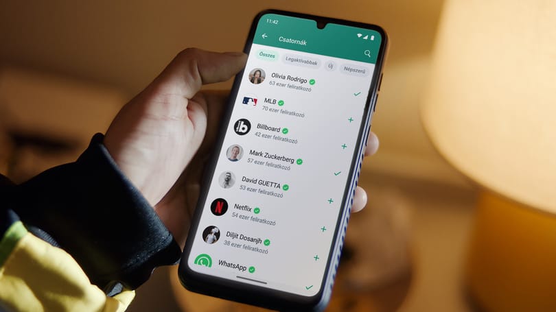 A mesterséges intelligencia cseveghet a felhasználók helyett a WhatsAppon
