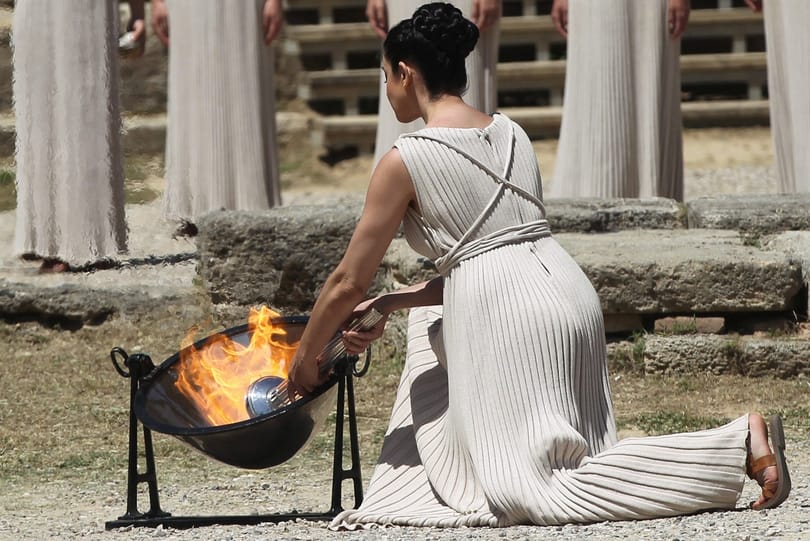 Fotó: fellobbant az olimpiai láng