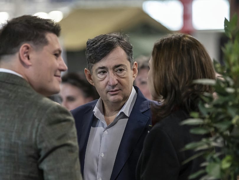 Mészárosnál kötött ki a kamu diplomáiról elhíresült cég