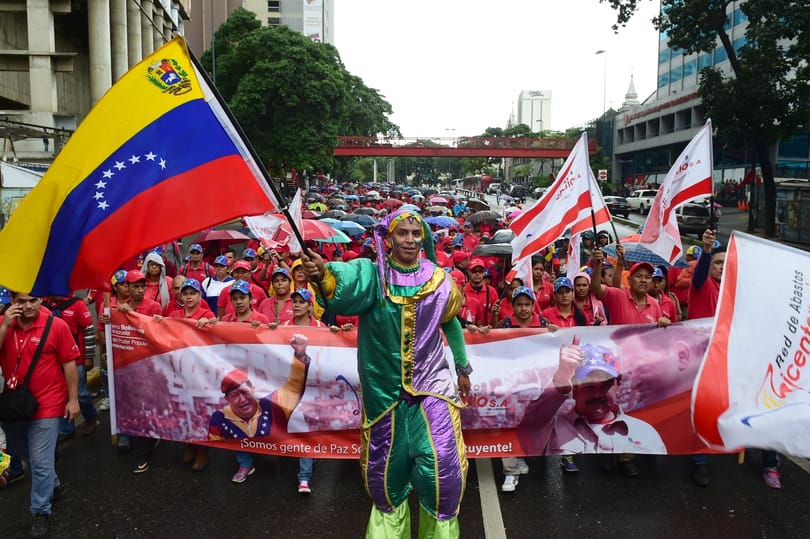Három újságírót letartóztattak Venezuelában, kettőt kitoloncoltak