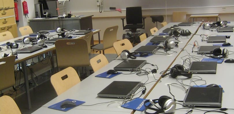 Ingyenlazac és okostábla – nézze, ilyen egy finn iskola!