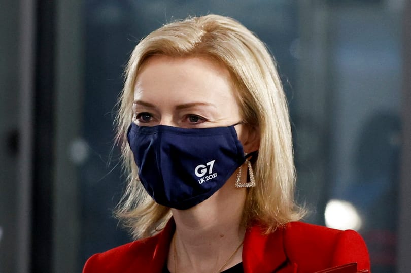 Brit külügyminiszter: Oroszország súlyos árat fizetne, ha megtámadná Ukrajnát