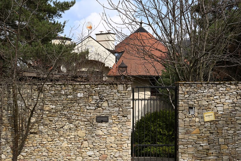 Már a lakcímkártyájuk sem érvényes Tarsoly Csabáéknak