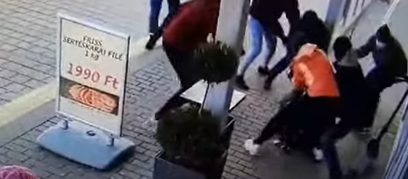 Lezárták a nyomozást a három antifasiszta ellen, akik viperával vertek embereket Budapesten