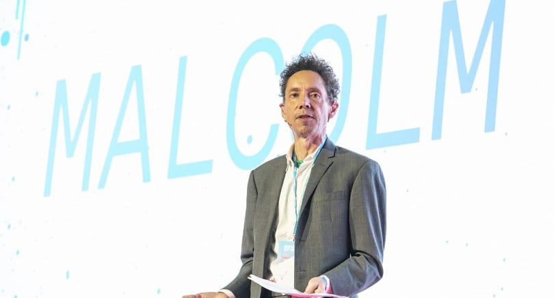 A világ egyik legnépszerűbb írója, Malcolm Gladwell Budapestre jön