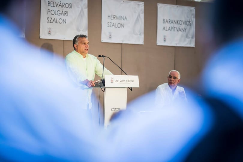 Orbán Viktor leette az ingét Kötcsén, ez alapozta meg a stílusváltást