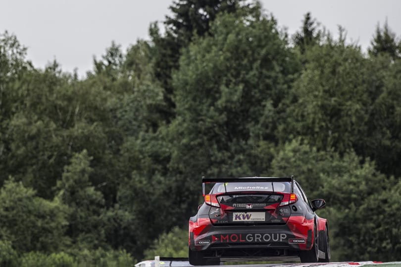 Másfél körön múlt Michelisz dobogója Moszkvában