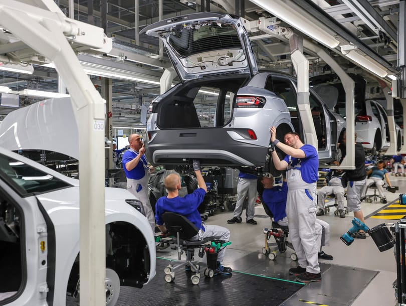 Lehet, hogy a jövő elektromos, de a Volkswagen megint milliárdokat fektet a belső égésű motorokba