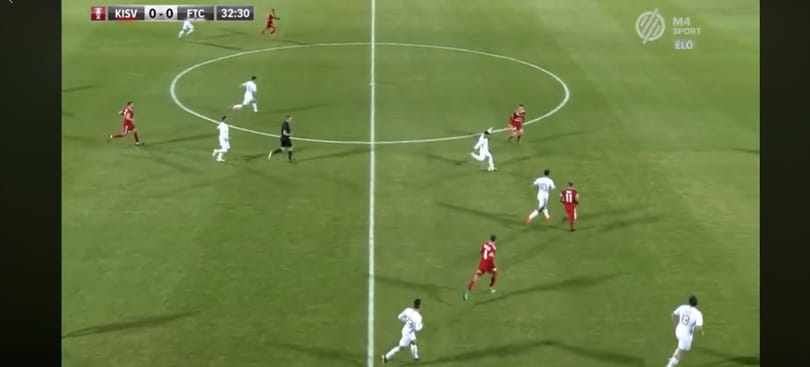 Majdnem a félpályáról lőtt gólt a Fradi a Kisvárdának – videó