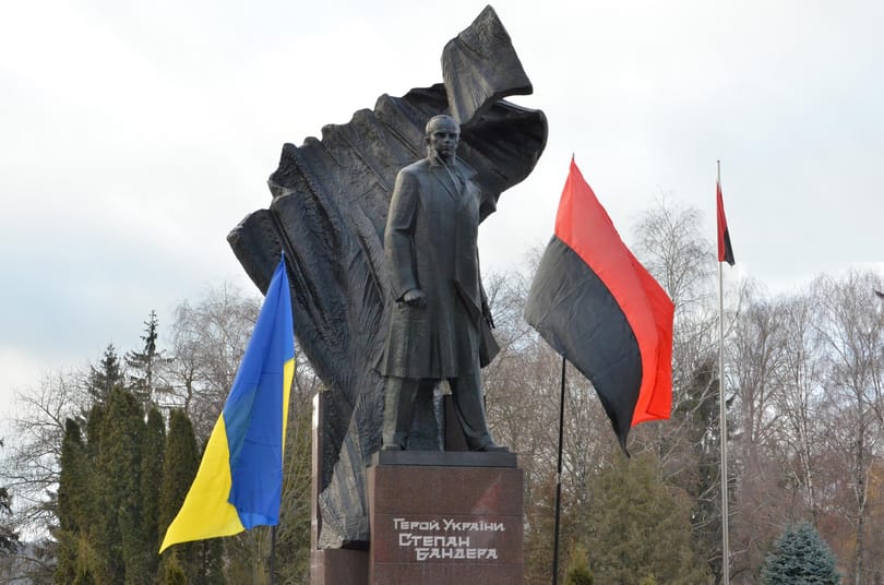 Révész Sándor: Nácikkal a hazáért?