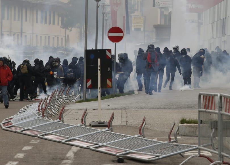Menekültek tüntettek Olaszországban, miután lelőttek egy mali férfit a rendőrök