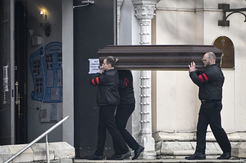 Az orosz hatóságok hivatalos jelentése szerint Navalnij magas vérnyomásban halt meg