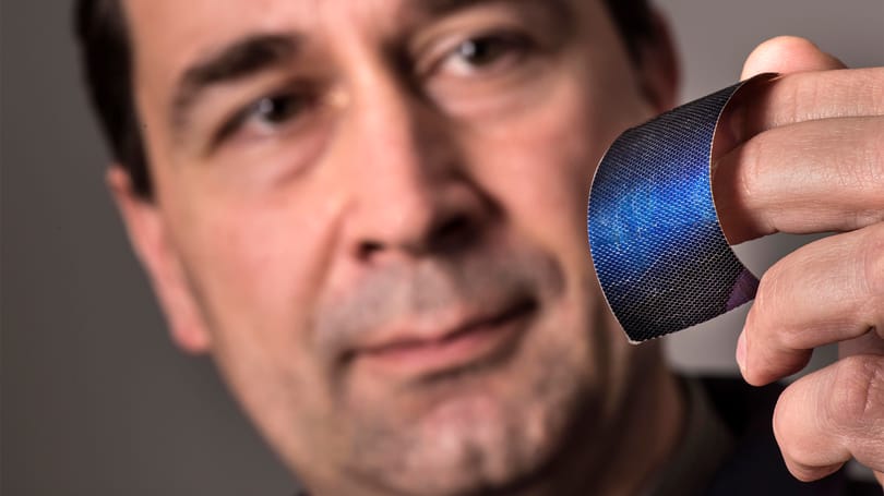 Itt az újfajta napelem, amit szinte lehetetlen összetörni