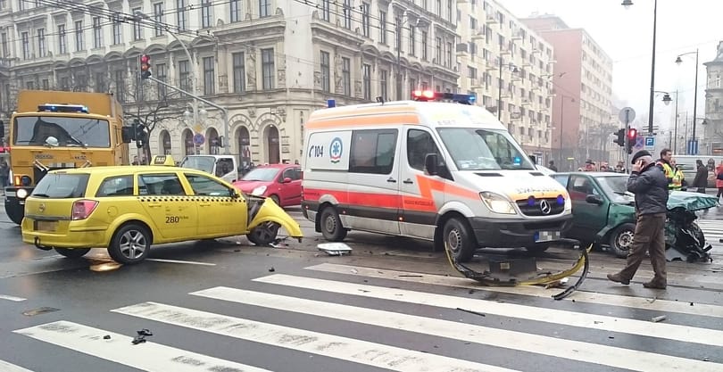 Káosz a körúton: négy jármű karambolozott, de a villamos már jár