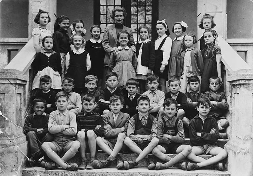 Kiss Noémi: Szoknya, lakkcipő, menzaszag