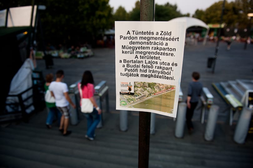 Tüntetés a Zöld Pardon bezárása ellen