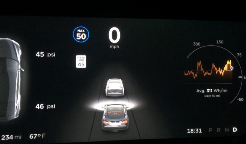 Elon Musk szerint nem volt engedélyezve az önvezetés a halálos Tesla-balesetnél