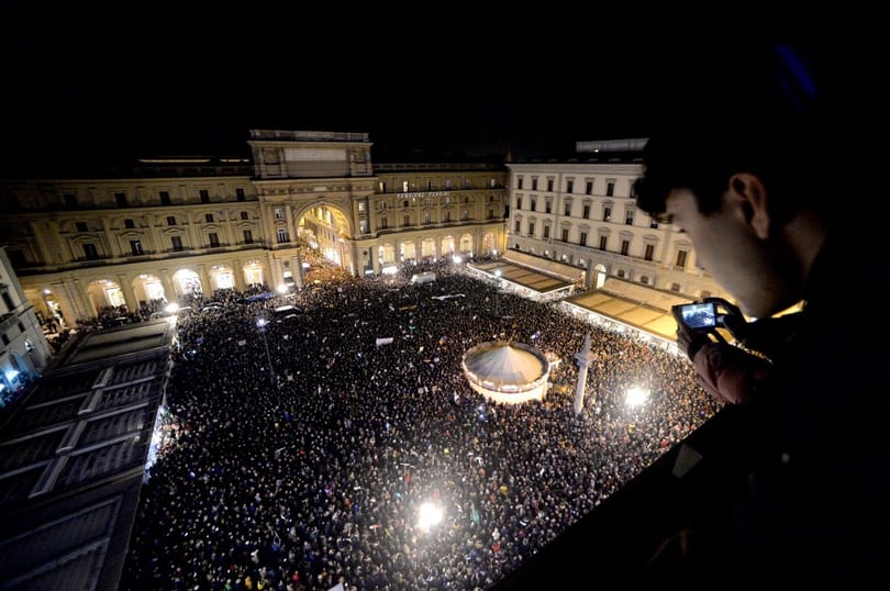 Tízezrek tüntettek Salvini ellen Firenzében