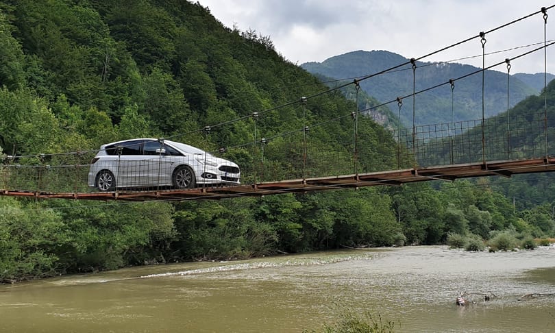 Odajutni kaland, megélni álom: megnéztük Montenegrót egy „sokgyerekes” autóval 