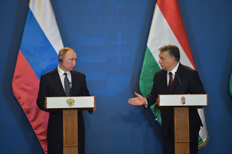 Kémjátszma: Putyin betette a lábát a résbe, Orbán meg kitárja előtte az ajtót
