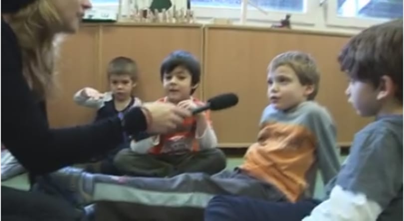 Videó: A gyerekek szerint Orbán Viktor unatkozik