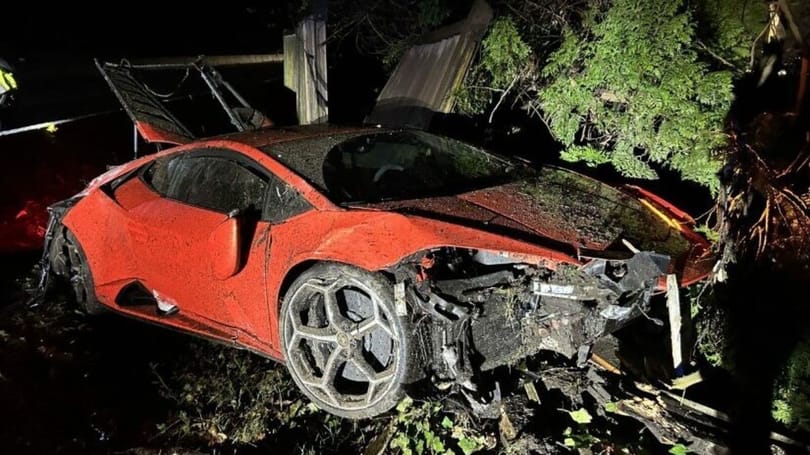 Lopott Lamborghini Huracánnal akart örömautózni két fiatal, csúnya baleset lett belőle