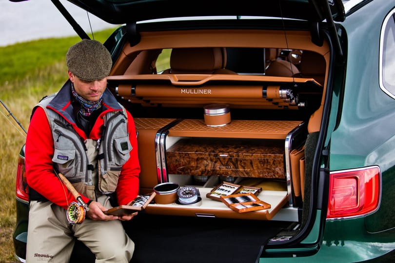 Lassan dugót okoznak a magyarországi luxusautók, nyílik a Bentley szalonja