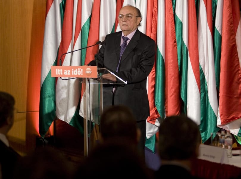 Demján érdekeit is sértheti a vasárnapi zárvatartás