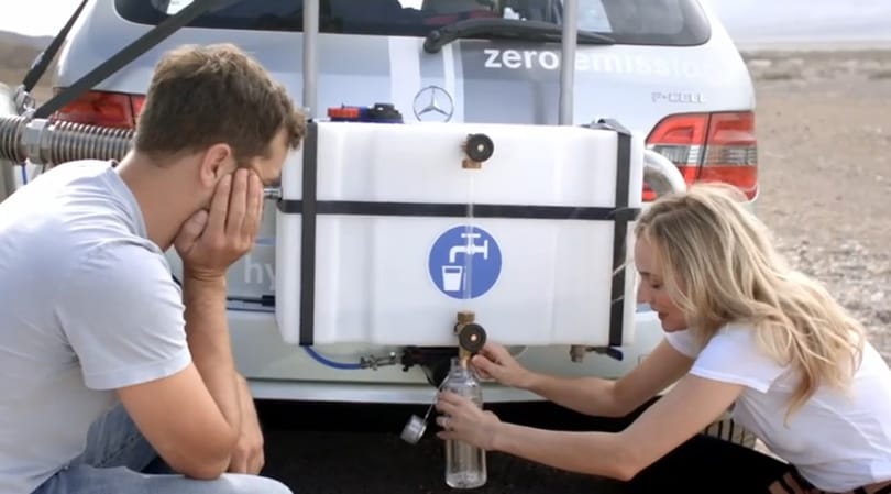 Videó: kipufogóból itták a vizet a sivatagban a színészek