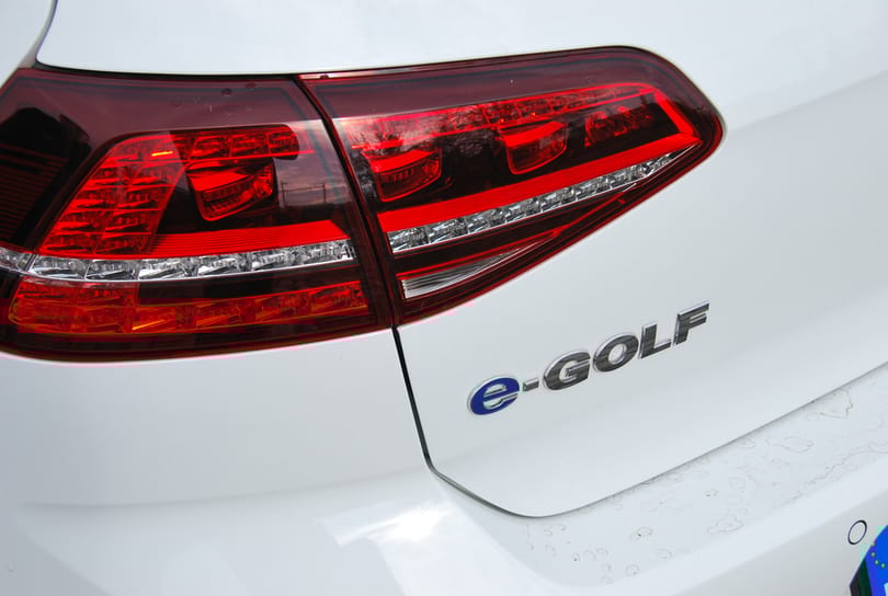 Árkedvezménnyel búcsúzik az elektromos VW Golf