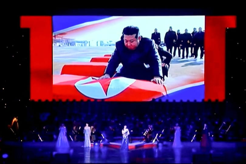 Elérzékenyült Kim Dzsongun, amikor az általa halálba küldött katonákra emlékeztek