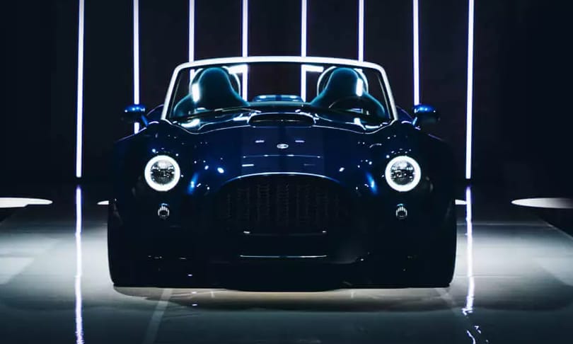 Zéró villany: 663 benzines lóerővel támadt fel a legendás AC Cobra