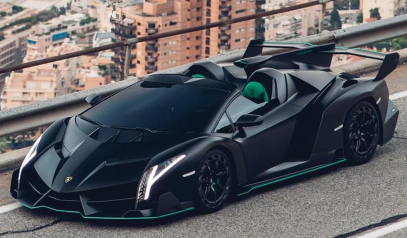 Kevés ritkább eladó mai autó van, mint ez a Lamborghini Veneno Roadster