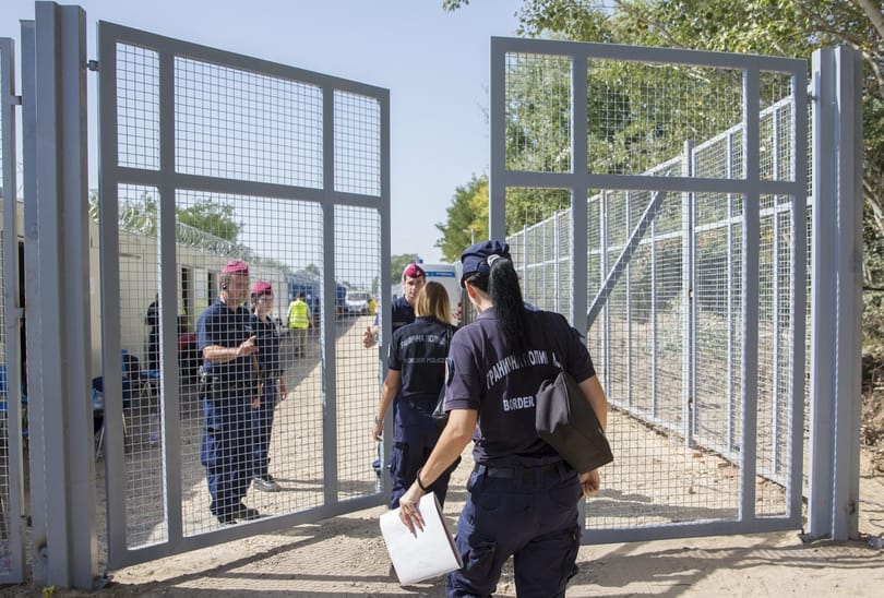 Pintér: Regisztráció nélkül ment át Magyarországon 84 ezer migráns
