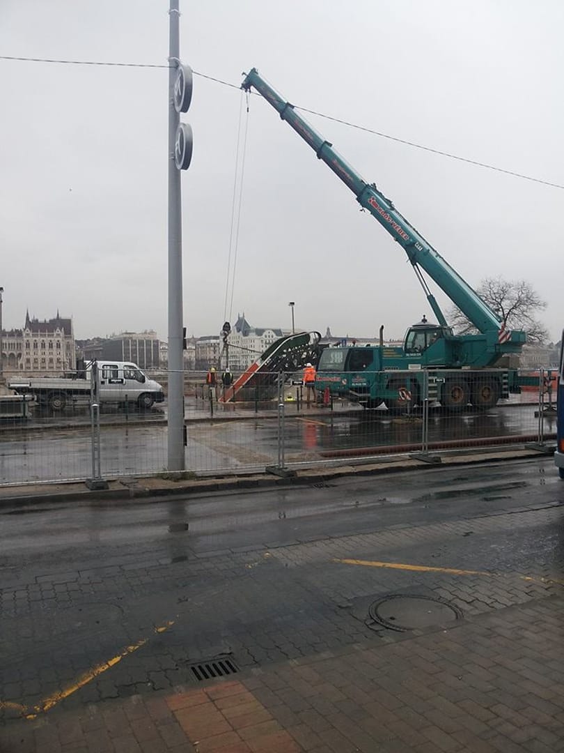 Kihúzták a mozgólépcsőt a Batthyány téri aluljáróból – fotó