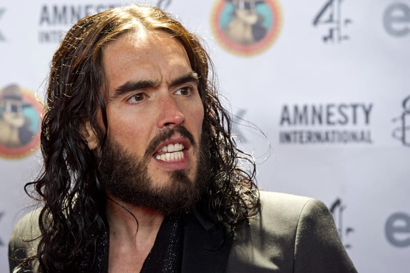 Öt panasz is érkezett a nemi erőszakkal vádolt Russel Brand ellen a BBC-hez