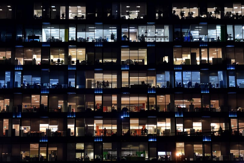 4 millió forintot kap, aki kitalálja a holnap kevésbé idegesítően vibráló irodai neoncsöveit
