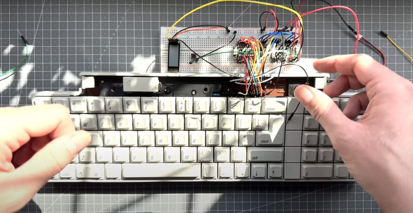 Egy youtuber újragondolta a legendás Apple-billentyűzet – videón az eredmény