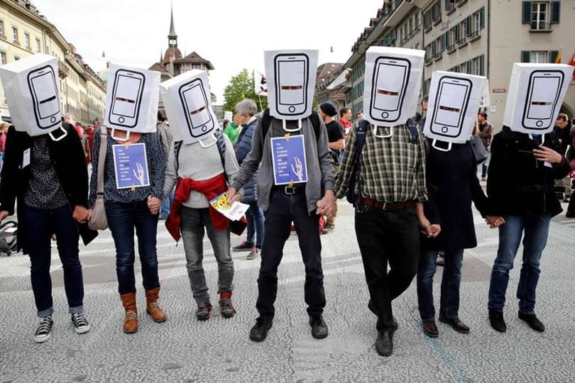 Kénytelen volt megszólalni a WHO: Az 5G nem terjeszti a koronavírust