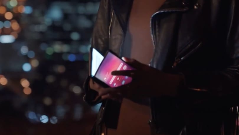 Óriásit bakizott a Samsung, kikerült egy videó a hajlítható kijelzős mobilról
