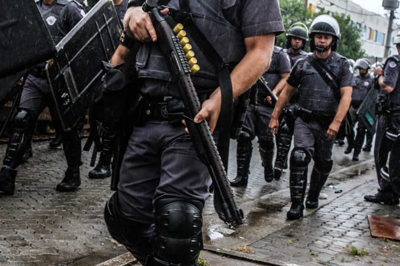 Utcai mulatságba menekültek bűnözők Brazíliában, a káoszban 9-en meghaltak