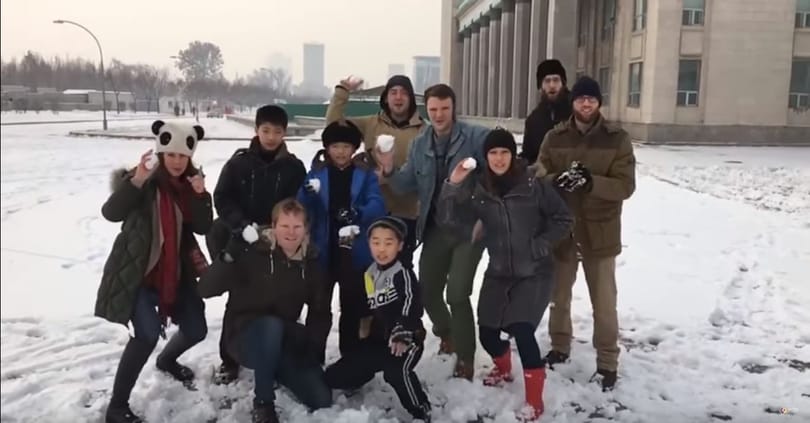 Letartóztatása előtt még boldogan hógolyózott az Észak-Koreában bebörtönzött amerikai diák - videó