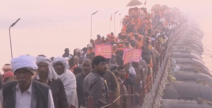 Több tízmillió hindu mártózott meg a szent folyók vizében Indiában