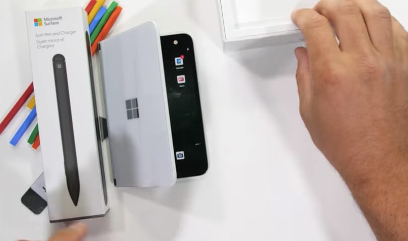 Videón, ahogy megkínozzák a Microsoft androidos telefonját
