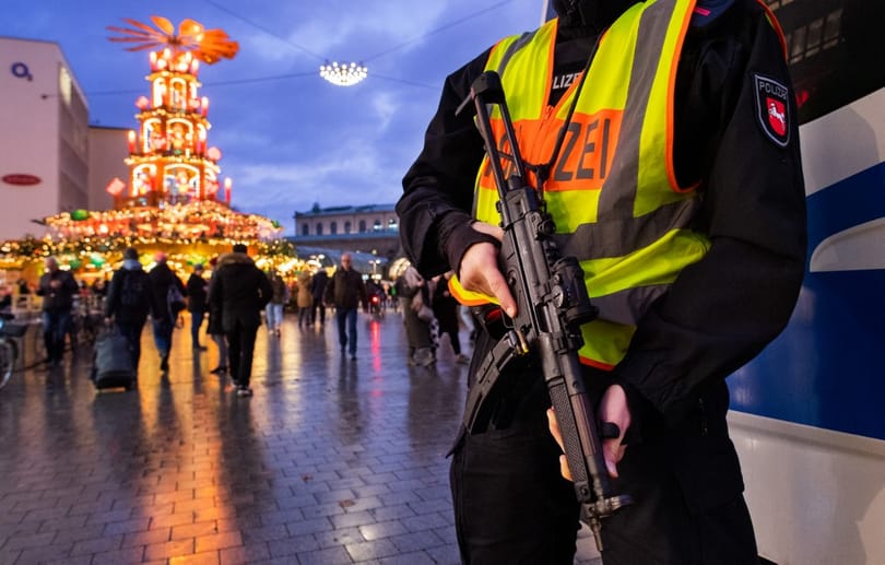 Eszébe jut, hogy aggódnia kéne? – A 2015-ös ünnepi időszak terrorfenyegetettségét idézi az európai készültség
