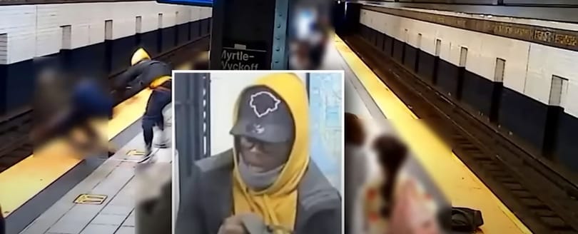 Videón, ahogy minden ok nélkül a metró síneire löknek valakit New Yorkban