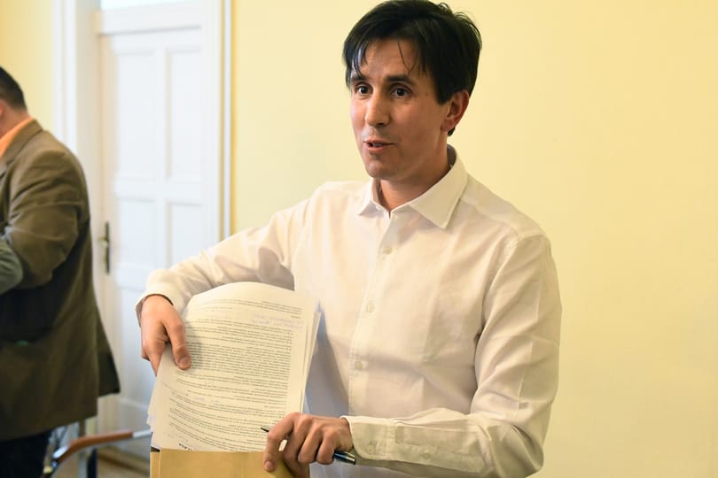 Czeglédy Csaba leadta a képviselőjelölti ajánlásokat